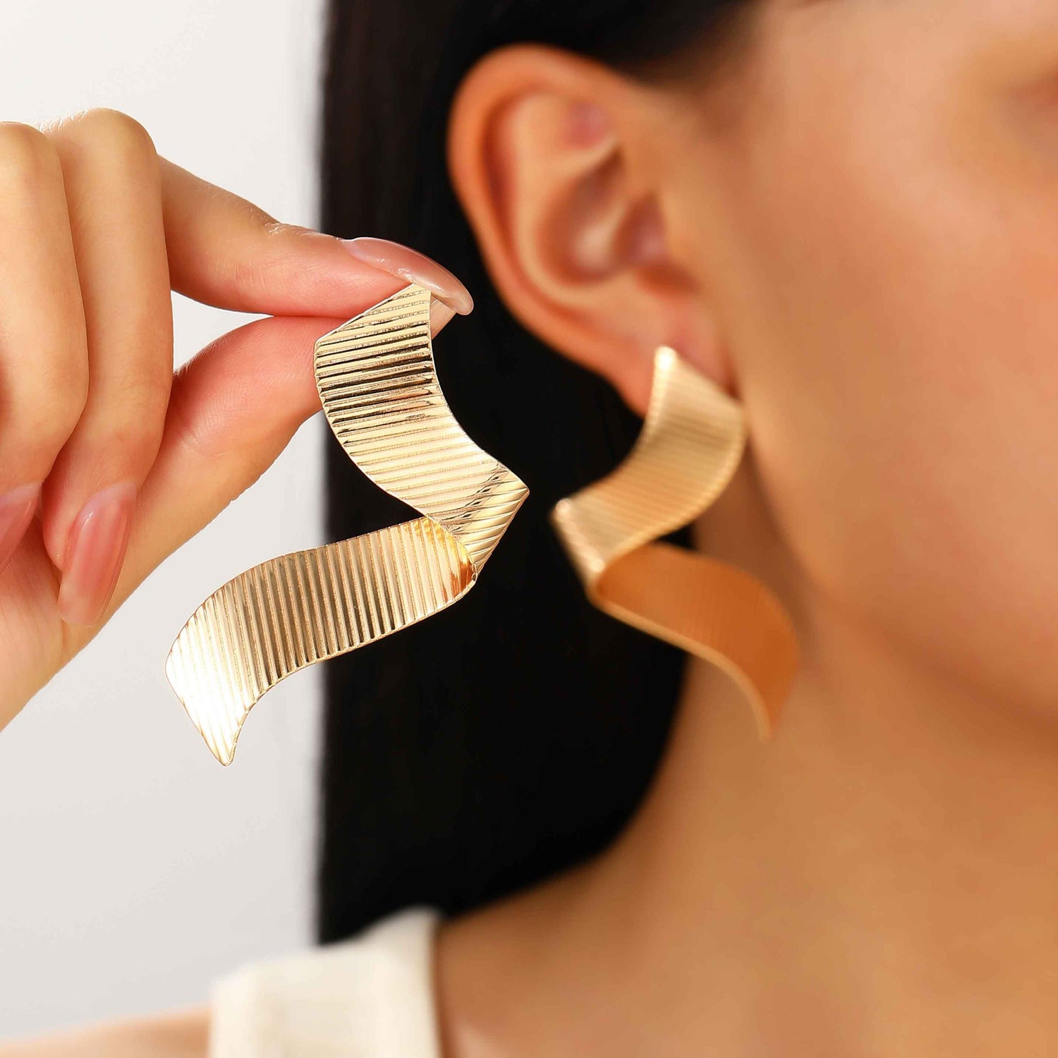 Pleated Geometric Glossing Earrings - Women's Luxury Statement Jewelry